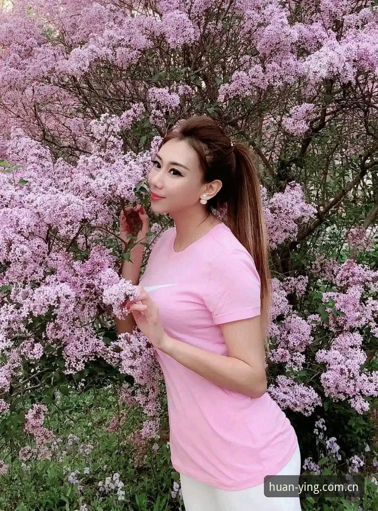 吴敏把手机横过来的时候，屏幕上的比分刚好跳了一下——皇马对曼城，第67分钟，2比2。她其实刚下班，地铁里信号时断时续，但幻影体育APP的推送居然在进球的同一秒就震了一下，点开看，连射门路线图都画好了。这已经不是她第一次觉得这个工具“有点东西”了，真正让她想写点什么的，是那个收藏夹的功能——她在电脑上存了十几场欧冠的历史数据，第二天用手机打开，居然一模一样地躺在那里，连排序都没乱。